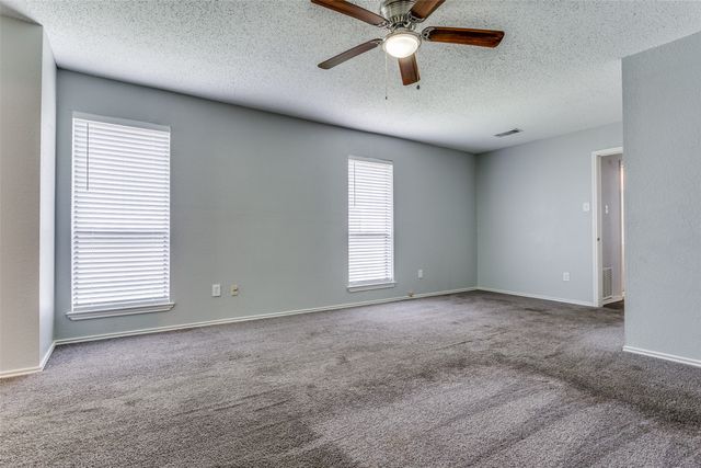 209 W Schreiber Street, Garland, TX 75040