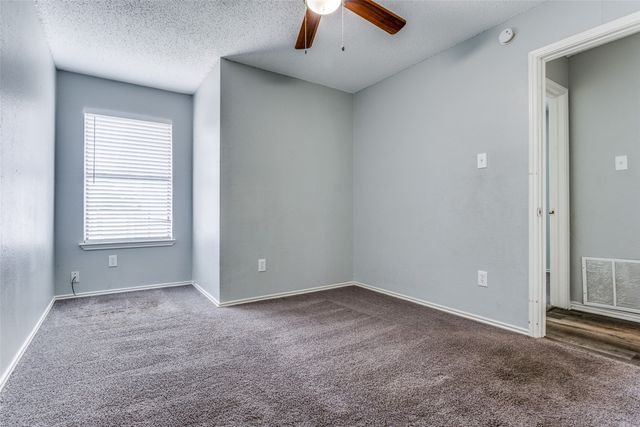 209 W Schreiber Street, Garland, TX 75040