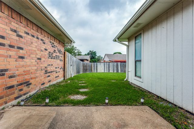 209 W Schreiber Street, Garland, TX 75040