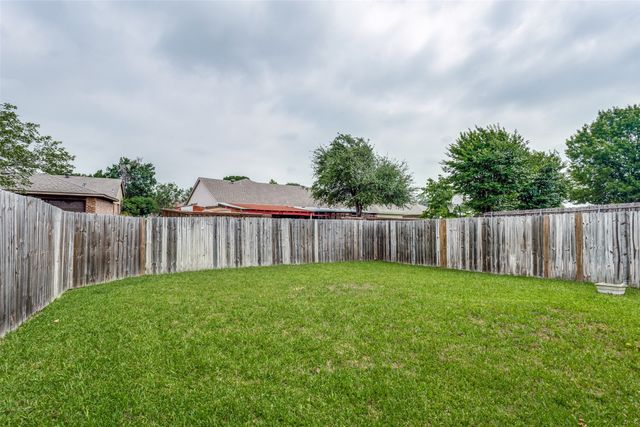 209 W Schreiber Street, Garland, TX 75040