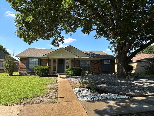 209 W Schreiber Street, Garland, TX 75040