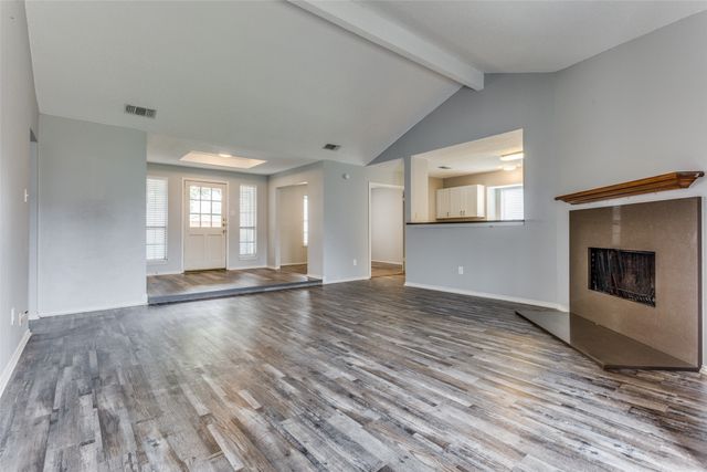 209 W Schreiber Street, Garland, TX 75040