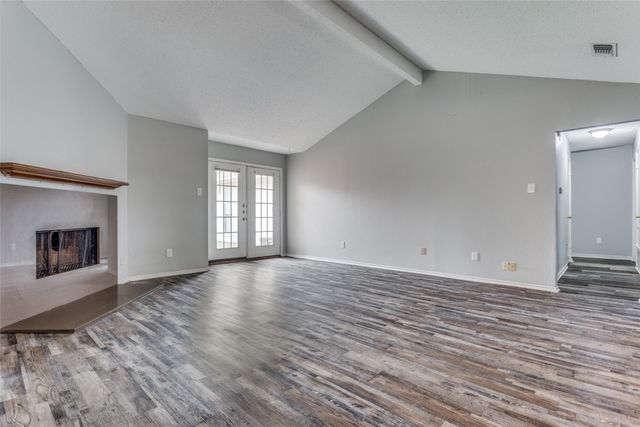 209 W Schreiber Street, Garland, TX 75040