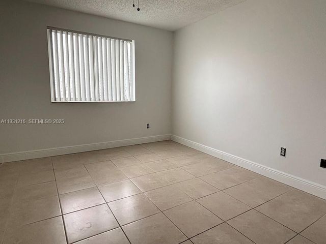 440 S Park Rd 4-303, Hollywood, FL 33021