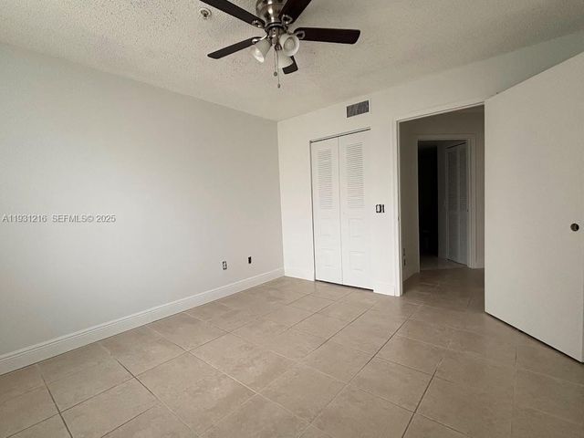 440 S Park Rd 4-303, Hollywood, FL 33021