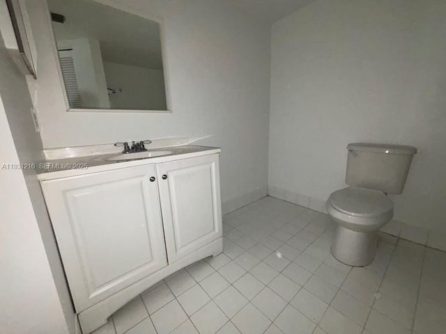 440 S Park Rd 4-303, Hollywood, FL 33021