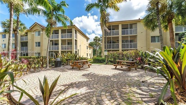 440 S Park Rd 4-303, Hollywood, FL 33021