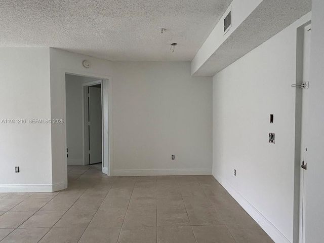 440 S Park Rd 4-303, Hollywood, FL 33021