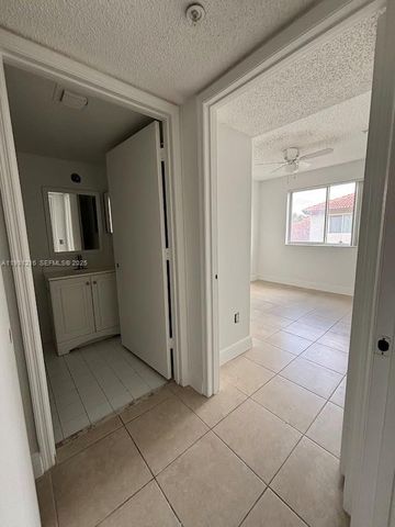 440 S Park Rd 4-303, Hollywood, FL 33021