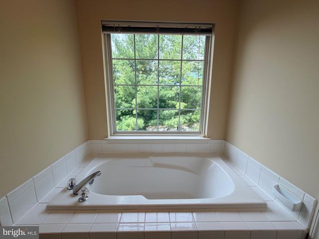 21781 TOTTENHAM HALE CT, Sterling, VA 20166