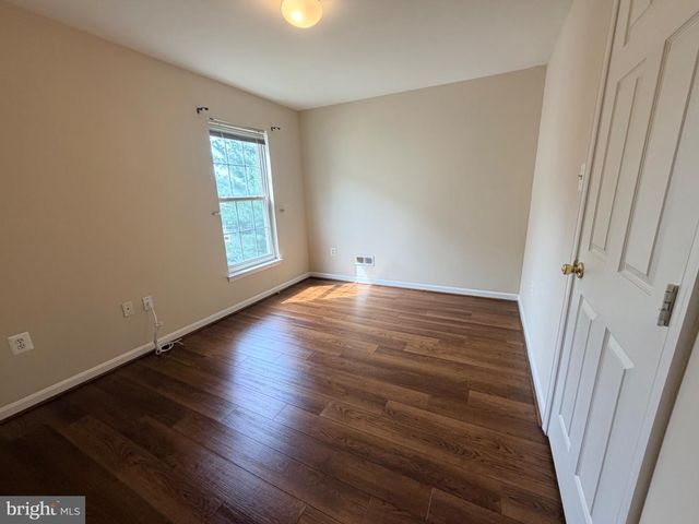 21781 TOTTENHAM HALE CT, Sterling, VA 20166