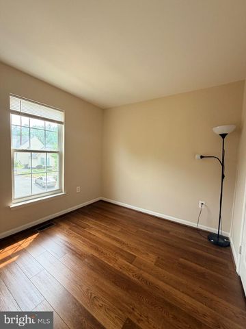 21781 TOTTENHAM HALE CT, Sterling, VA 20166