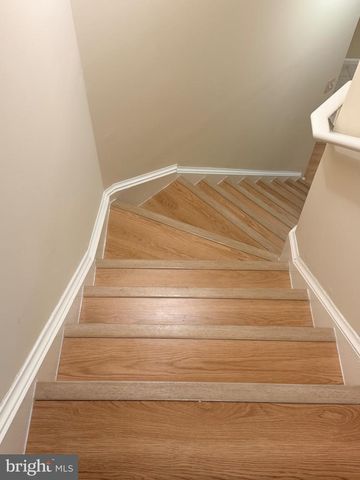 21781 TOTTENHAM HALE CT, Sterling, VA 20166