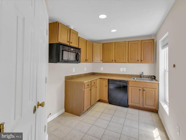 21781 TOTTENHAM HALE CT, Sterling, VA 20166