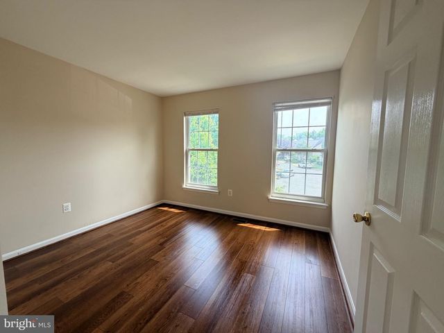 21781 TOTTENHAM HALE CT, Sterling, VA 20166