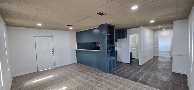 206 Raymac Street 3, Houston, TX 77037