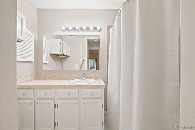 5735 W Atlantic Place 101, Lakewood, CO 80227