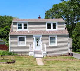 46 Country Club Road, Groton, CT 06340