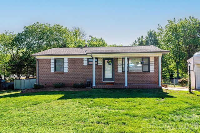 2649 Westview Acres Street, Hickory, NC 28601