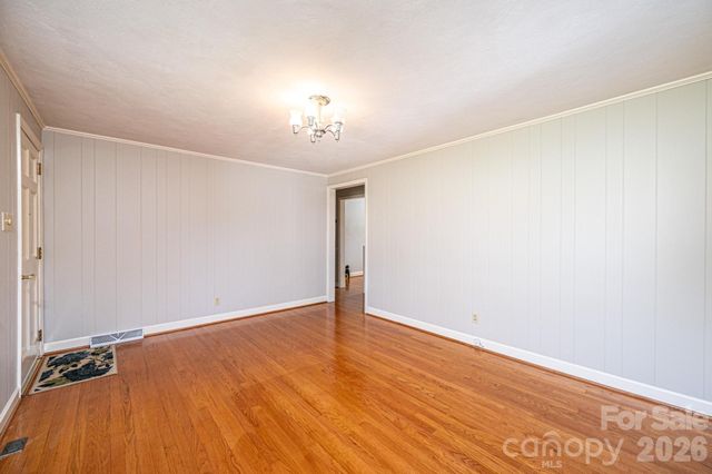 2649 Westview Acres Street, Hickory, NC 28601
