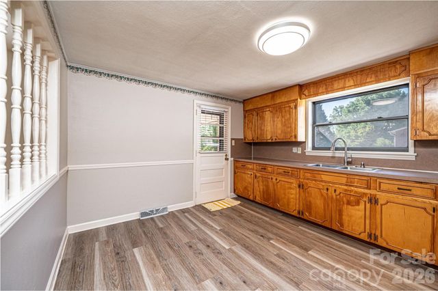 2649 Westview Acres Street, Hickory, NC 28601