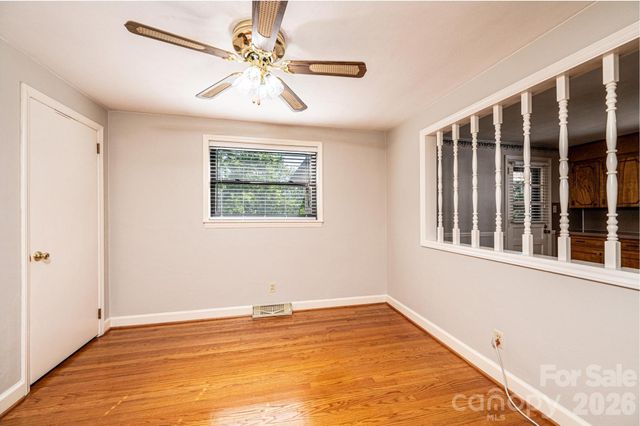 2649 Westview Acres Street, Hickory, NC 28601
