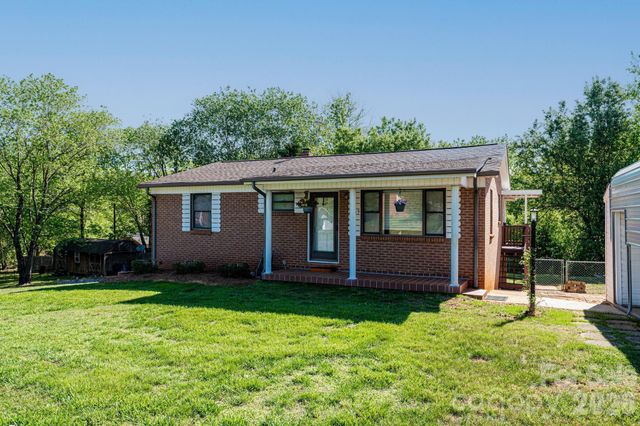 2649 Westview Acres Street, Hickory, NC 28601
