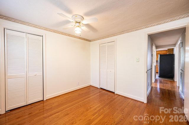 2649 Westview Acres Street, Hickory, NC 28601
