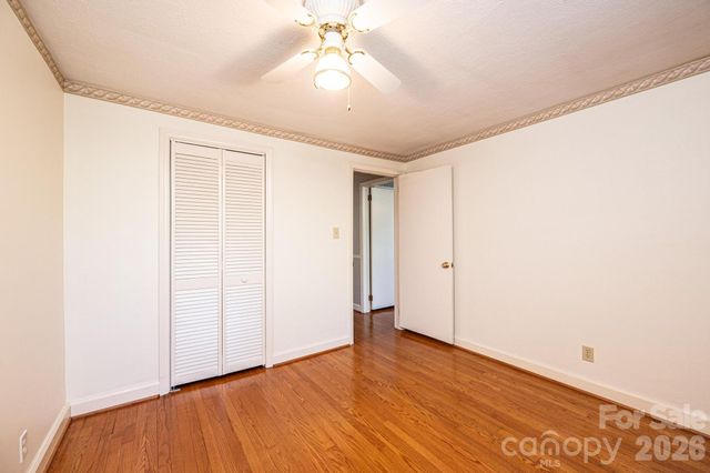 2649 Westview Acres Street, Hickory, NC 28601