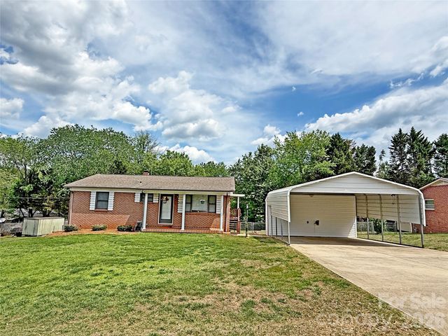 2649 Westview Acres Street, Hickory, NC 28601