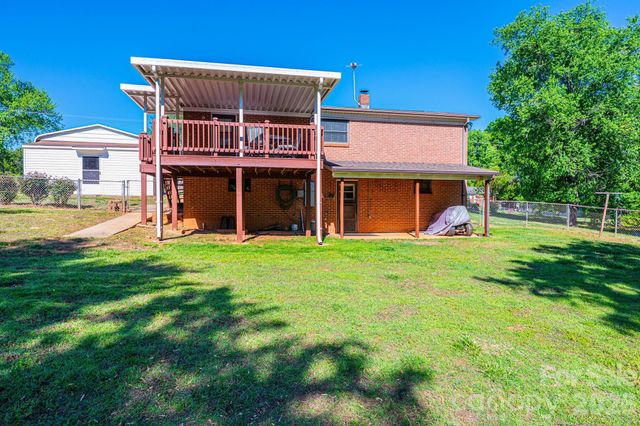 2649 Westview Acres Street, Hickory, NC 28601