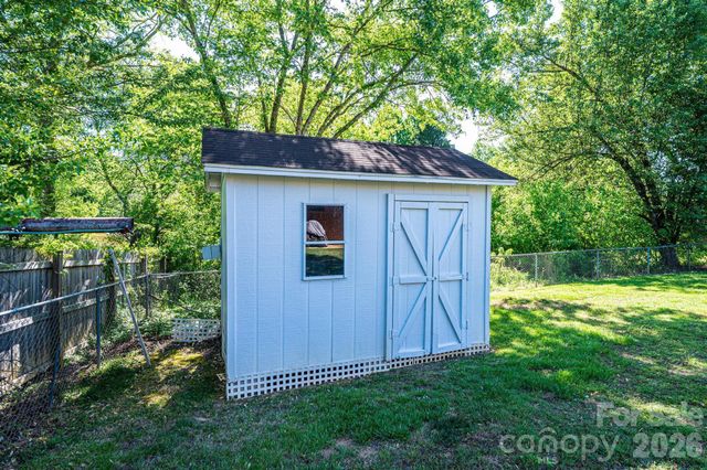 2649 Westview Acres Street, Hickory, NC 28601