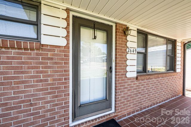 2649 Westview Acres Street, Hickory, NC 28601