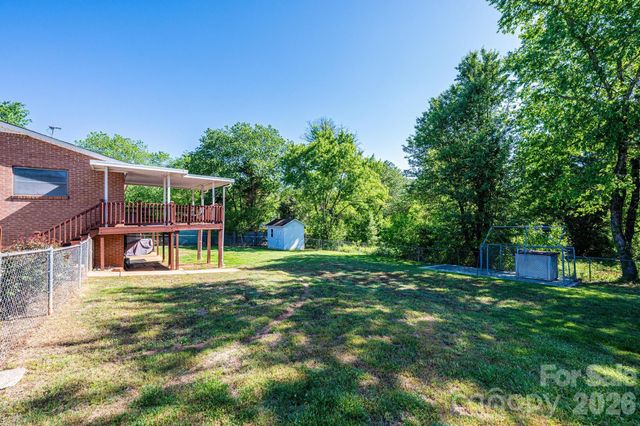 2649 Westview Acres Street, Hickory, NC 28601