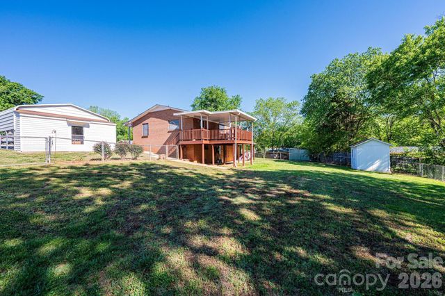 2649 Westview Acres Street, Hickory, NC 28601