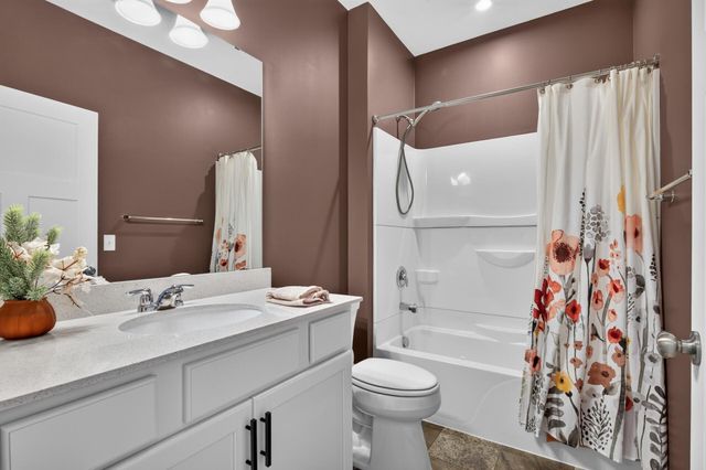 13650 Crownline Drive NE, Prior Lake, MN 55372