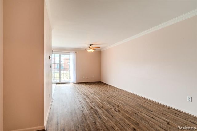 474 Fox Hills Drive 2, Bloomfield Hills, MI 48304