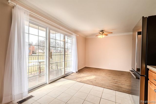 474 Fox Hills Drive 2, Bloomfield Hills, MI 48304
