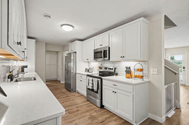 7860 W 145th Street, Savage, MN 55378