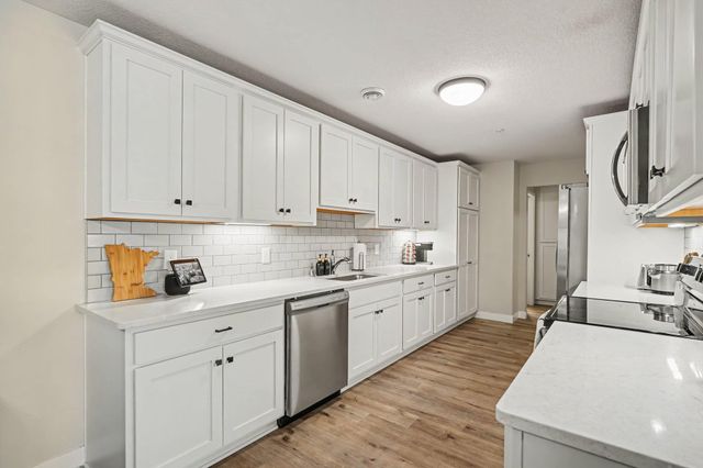 7860 W 145th Street, Savage, MN 55378