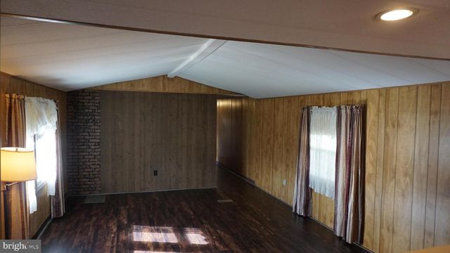 572 MILES STANDISH LANE, Buena, NJ 08310