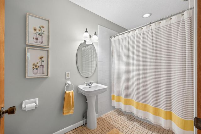 1566 Lamotte Circle, Lino Lakes, MN 55038