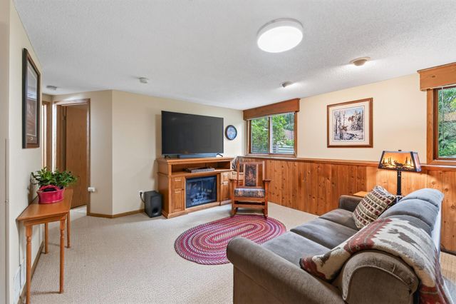 1566 Lamotte Circle, Lino Lakes, MN 55038