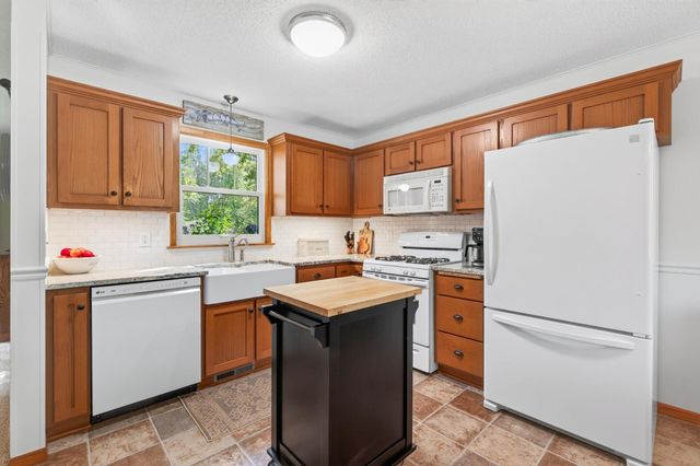 1566 Lamotte Circle, Lino Lakes, MN 55038