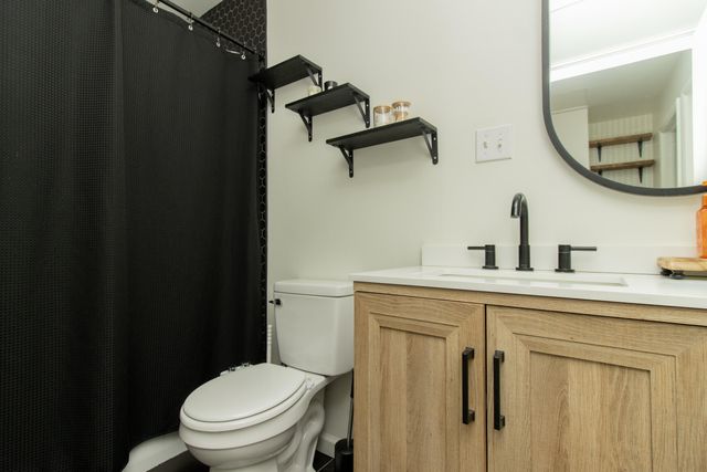 455 E 60th Place, Merrillville, IN 46410