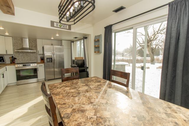 455 E 60th Place, Merrillville, IN 46410