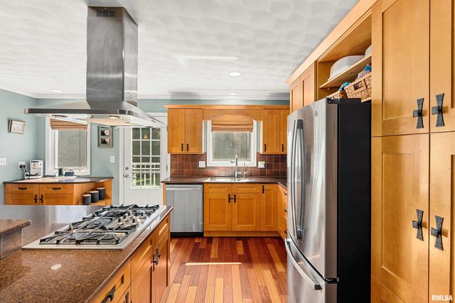 6602 N CHATEAU Place, Peoria, IL 61615