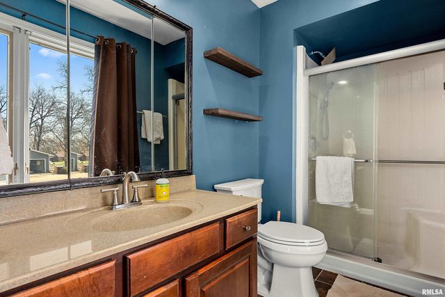 6602 N CHATEAU Place, Peoria, IL 61615