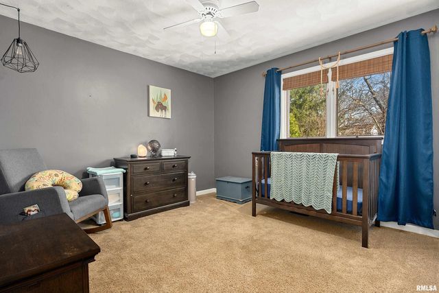 6602 N CHATEAU Place, Peoria, IL 61615