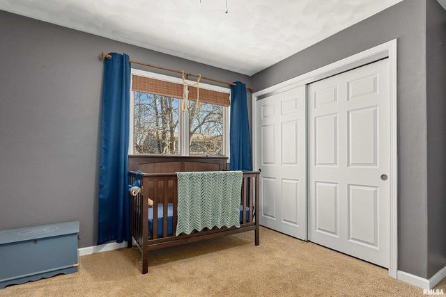 6602 N CHATEAU Place, Peoria, IL 61615